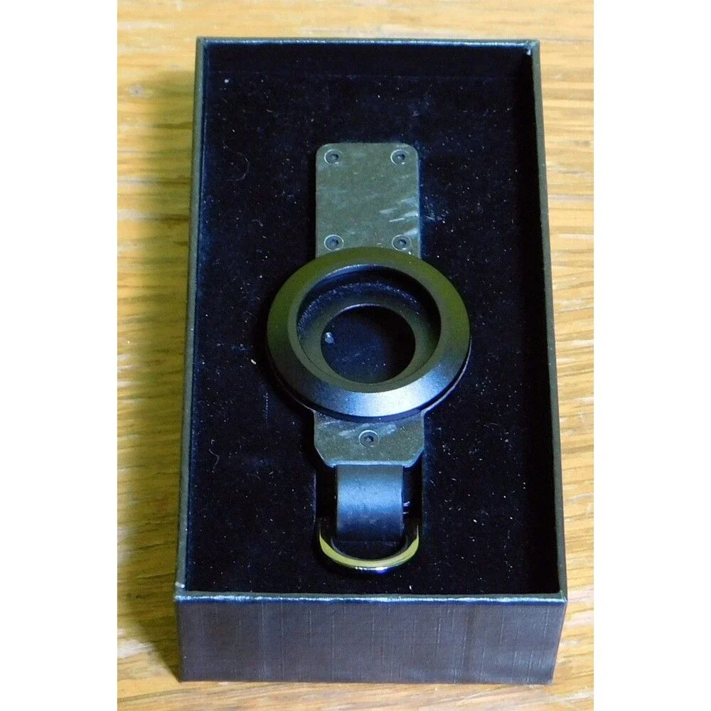 KIEIYI Compact Key Holder & Organizer w/Air Tag Holder Carbon Fiber Alloy